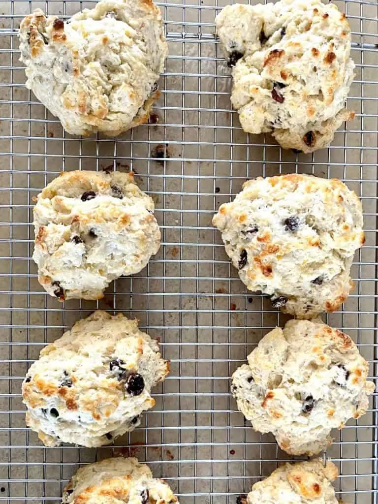 buttermilk scones with raisins