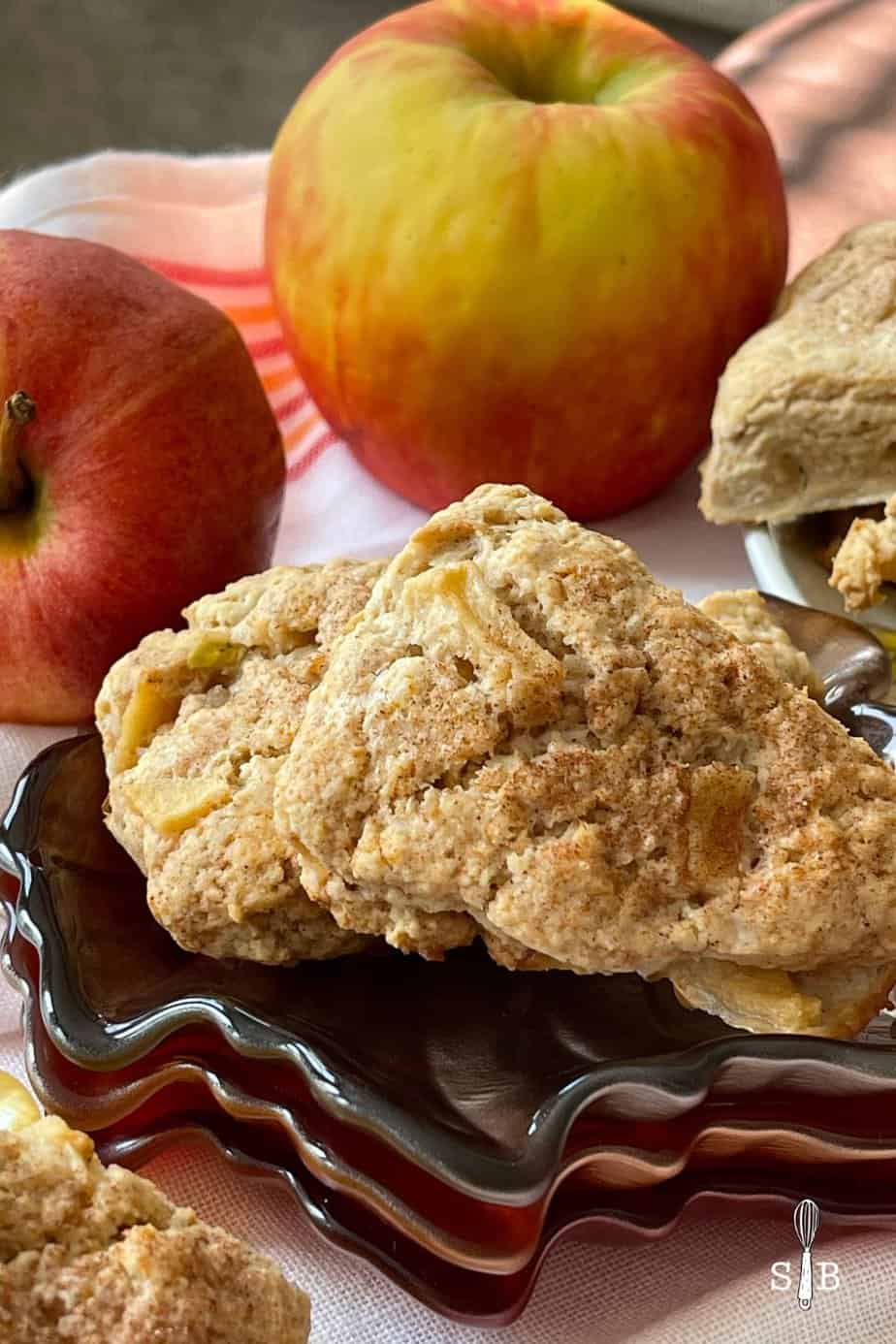 apple cinnamon scones
