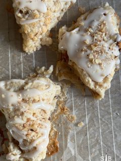 maple walnut scones with maple glaze