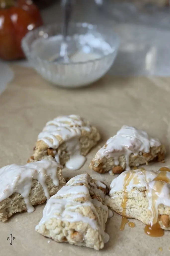 butterbeer scone with glaze