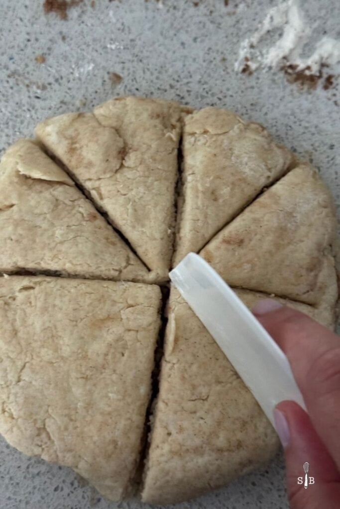 cutting scone wedges