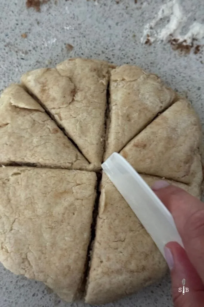 cutting scone wedges